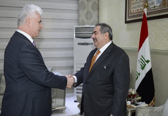 وزير المالية يلتقي سفيري موريتانيا واوكرانيا في العراق